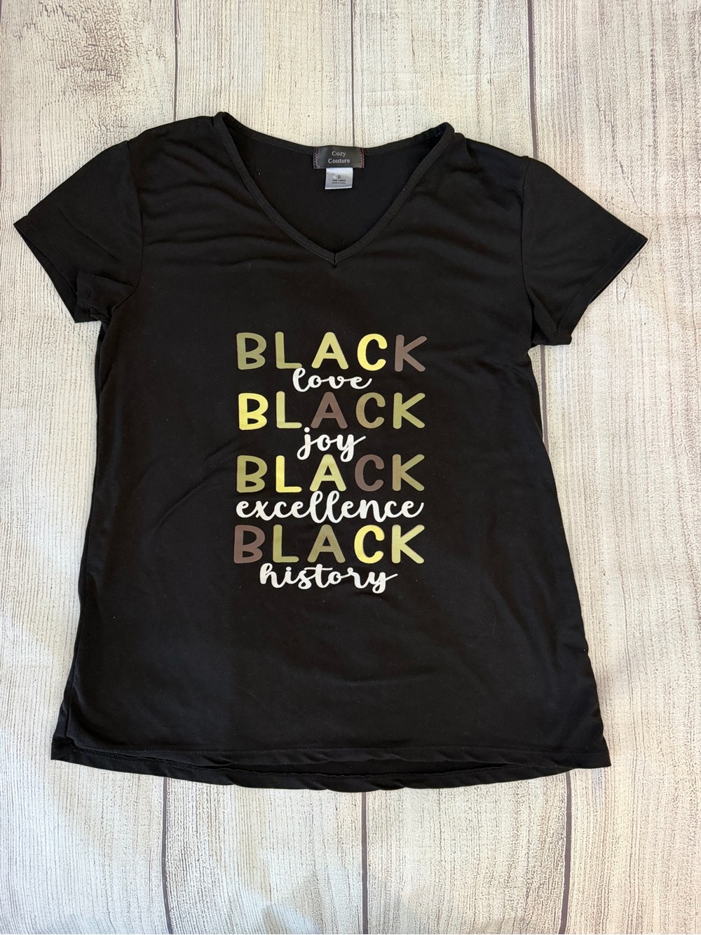 COZY Couture Women’s Black Graphic V-Neck Tee Black Love Black History Sz Small